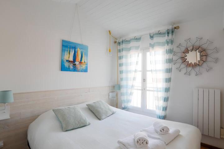 Sur L'Ilot De St Martin Au Centre Du Port Vue Exceptionnelle ! Apartman Saint-Martin-de-Ré Kültér fotó